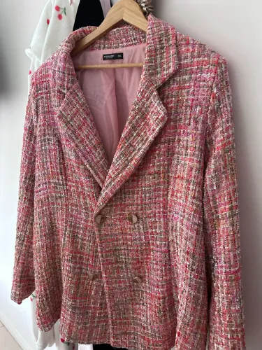 Blazer tweed rosa lindo plus size fios brilhosos novo sem uso 