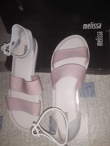 Chinelo melissa