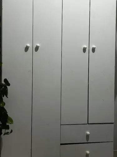 Guarda roupas e cama box com colchão