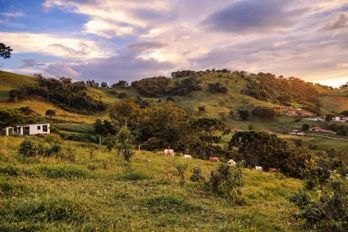 TERRENO COM VISTA INCRÍVEL EM CAMANDUCAIA - MG | 1.000m²