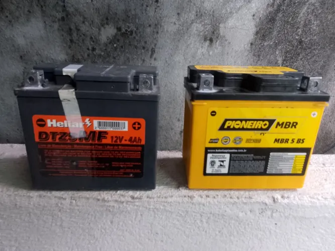 VENDO DUAS BATERIA DE MOTO 12V 4AH HELIAR E OUTRA 5AH PIONEIRO