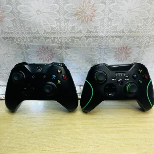 2 Controles Xbox one / s Para arrumar ou peças