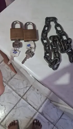 Vendo 2 cadeado pado tamanho 35