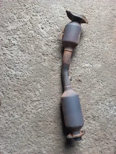 Vendo catalisador original do Nissan Versa<br>Peça em bom estado, sem trincas ou adaptações