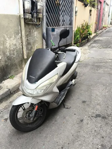 Vende-se moto pcx