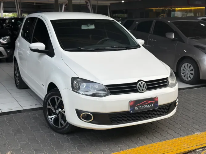 Volkswagen Fox 1.0 MI Total Flex 8V 5P 2014