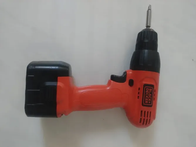Parafusadeira Black+Decker 