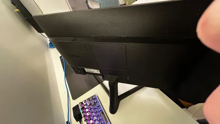 monitor Samsung T350 de 24" 75hz IPS 12:41