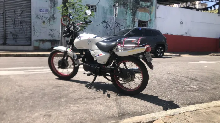 Titan 125 arrumada