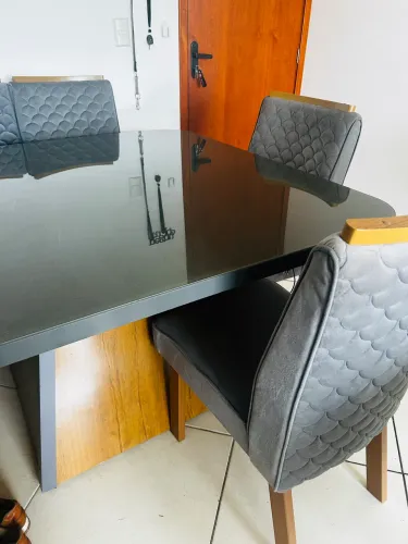 Vendo mesa de jantar 6 lugares pouco usada
