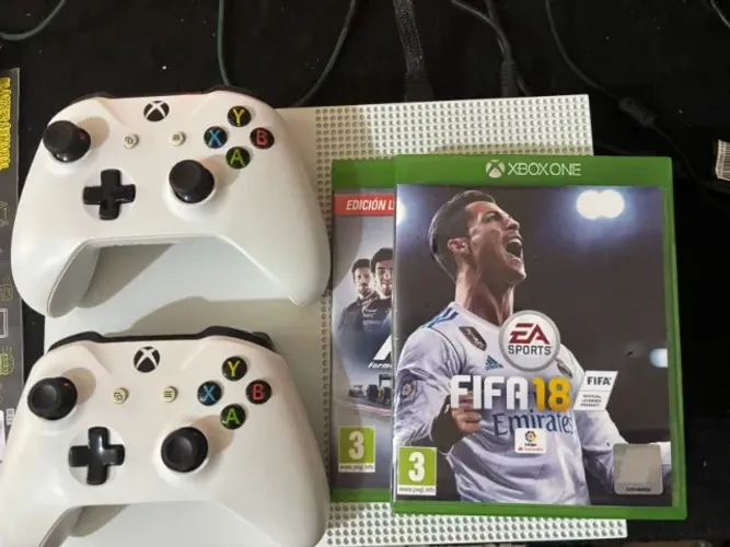Xbox One S 1TB + 2 Controles + 2 Jogos