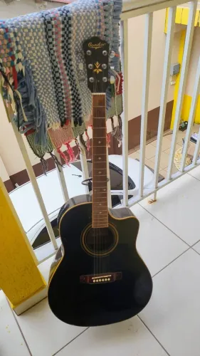 Violão de aço Gondor.
