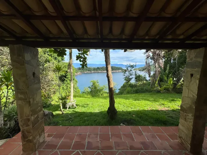 Ilha com casa 30.200 m2 Paraty Mirim - RJ