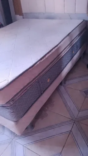 Cama box com colchão