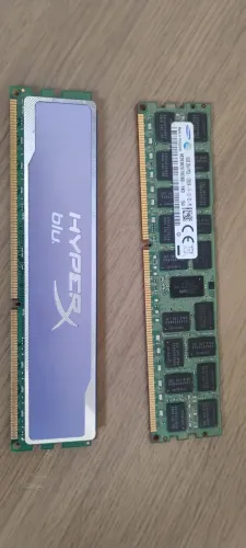 Memória ram 8 e uma de 16 gigas