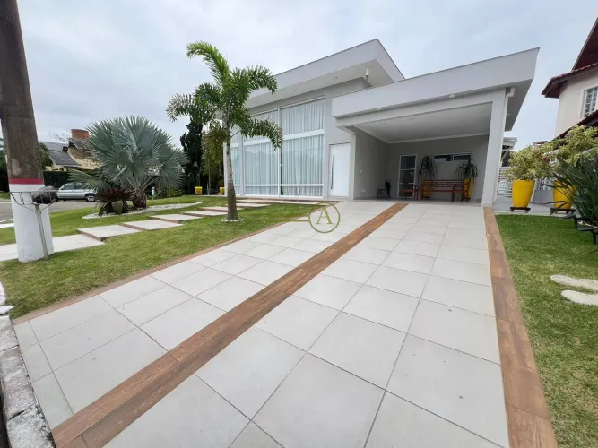 CASA TÉRREA PORTEIRA FECHADA EM 2 LOTES COND BOUGAINVILLE II