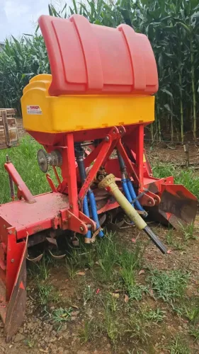 Enxada rotativa encanteiradora e adubadora AGRITECH RFFECA-150