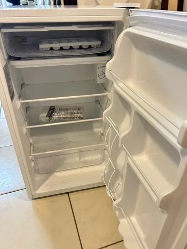 Frigobar Midea 93L Novo 220v