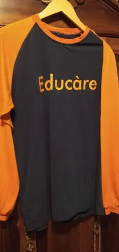 Uniforme colégio Educare 2camisetas manga longa novas 28,00 cada ou 55 as 2.