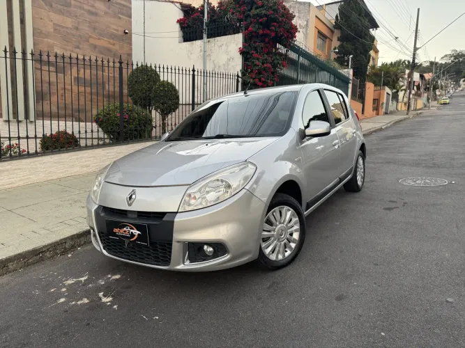 Renault Sandero Privilège Hi-flex 1.6 16V 5P AUT 2012
