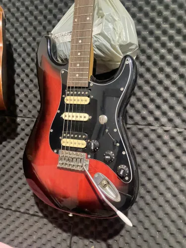 GUITARRA CUSTOM + PEDAL DISTORÇÃO DOD