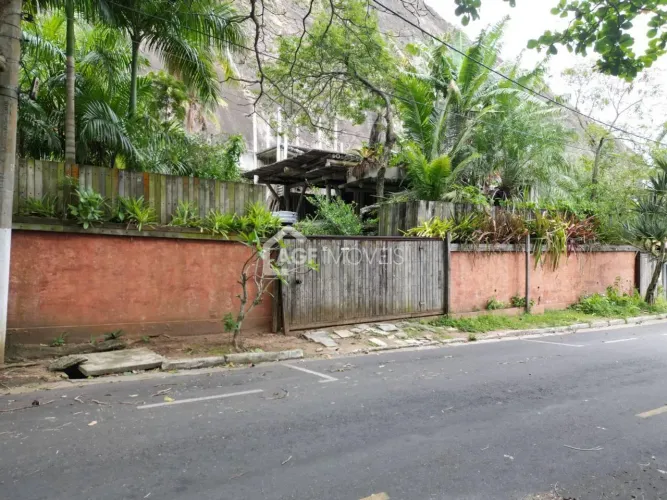 Oportunidade - Terreno à venda em Itacoatiara com vista mar