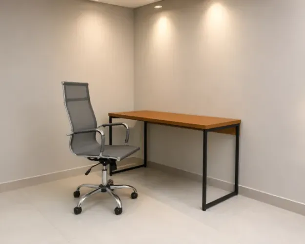 Mesa e cadeira giratória pronta entrega 