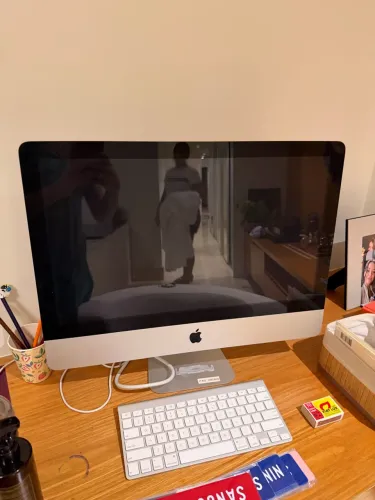 Apple iMac ? provavelmente 27 polegadas