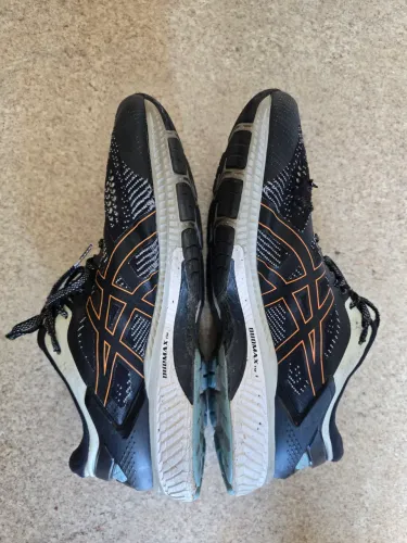 Tênis asics gel Kayano 26/n° 45