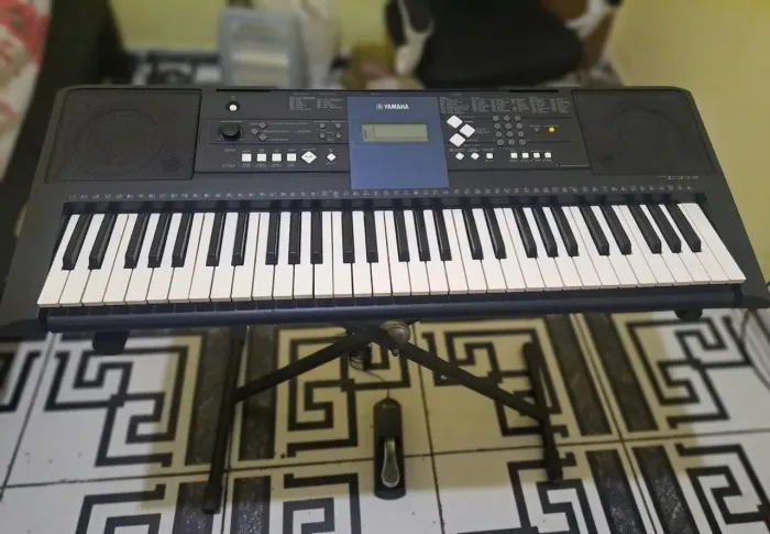 Teclado Yamaha E333