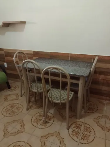Jogo de mesa 4 cadeiras