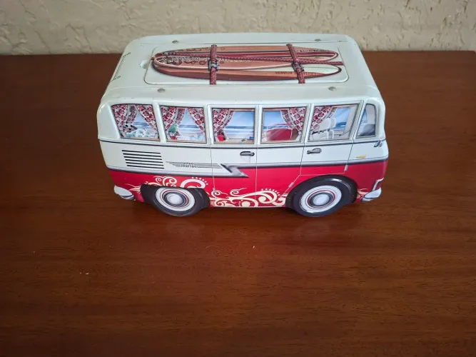 Kit com 3 lindas latas dd biscoito Silver Crane, importado: taxi, carro policia e trailer
