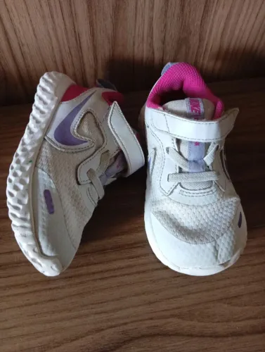 Tênis Nike bebê 24
