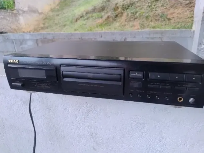 CD Play Teac 
