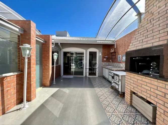 Casa com jacuzzi e 3 dormitórios no Estreito