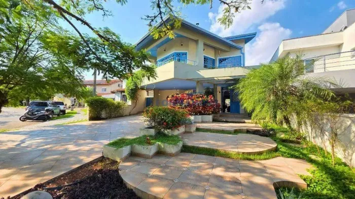 Casa com 4 quartos sendo 2 suítes à venda no condomínio São Paulo II - Granja Viana