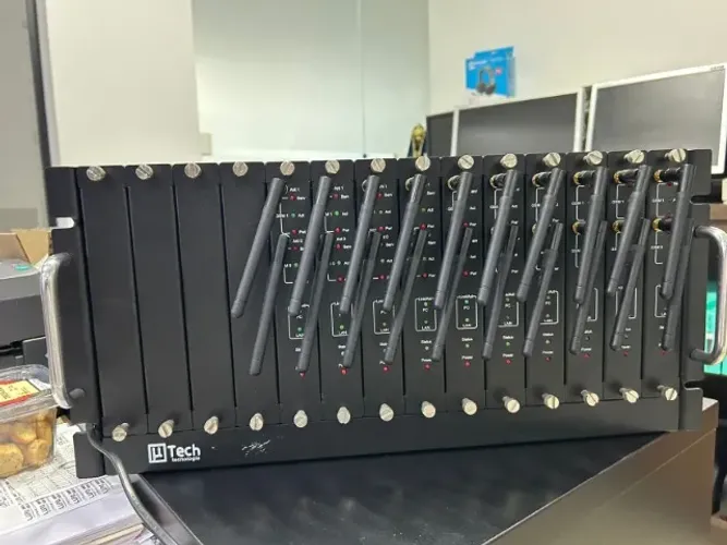 Chipeira Gateway GSM UTech 14 Portas GSM | VoIP SIP | Rack Telecom
