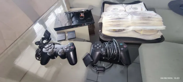 Play station 2 $400,00, com 2 controles, 2 memory card, 128 e 8 megas,+40 jogos.