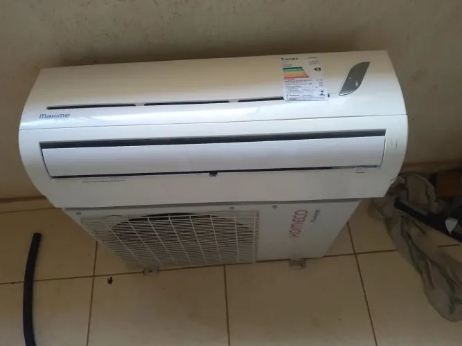 Ar condicionado Máximo Komeco 9 mil btuhs