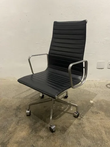 Eames executiva