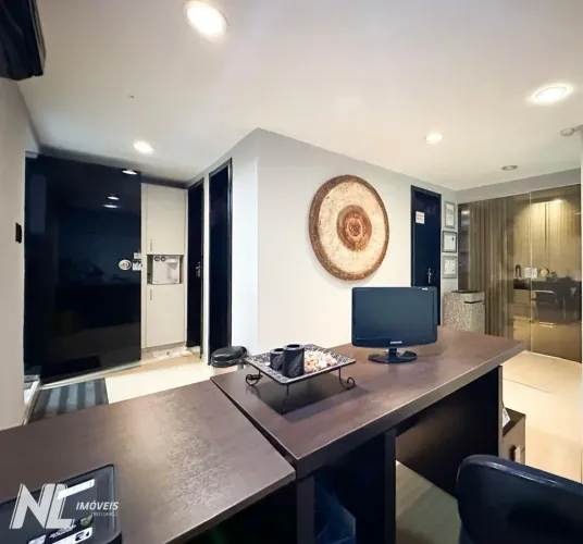 Sala comercial com mobília moderna em localização privilegiada!