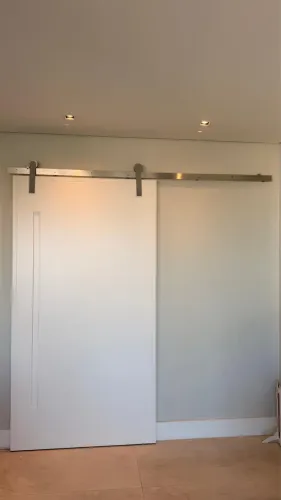 Porta branca laqueada 1,16m X 2,19m