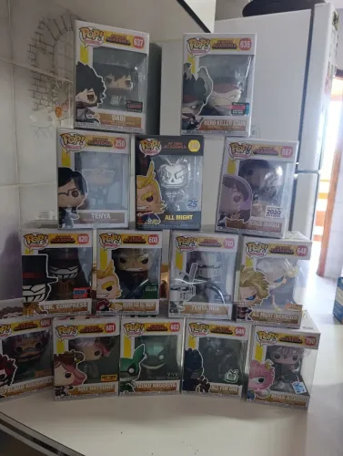 Lote Funko Pop 26 Funkos + Chaveiro