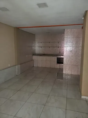 Loja com sobreloja, para aluguel, com 76 metros quadrados em São Mateus - Juiz de Fora - M