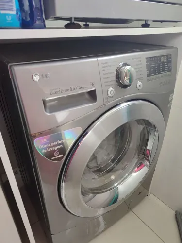 Máquina lava e seca usada