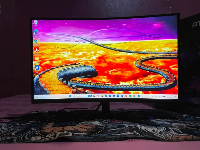 Monitor Gamer Pichau Athen V2 27" Curvo 165Hz 1ms FreeSync