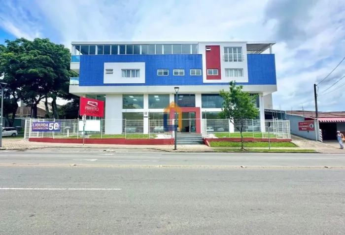 DUAS LOJAS COMERCIAIS DISPONÍVEIS - TOTAL DE 677,52 m² - NO BAIRRO BACACHERI