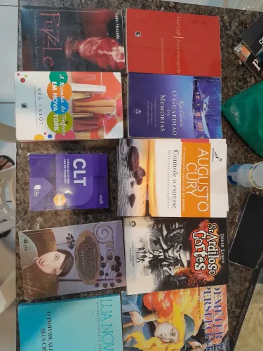 Livros usados baratos- até 10 reais