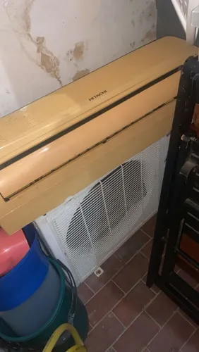 SPLIT HITACH 12000 BTUS 350 reais funcionando