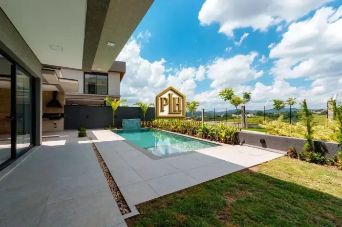 CASA COM 3 SUITES + ESCRITÓRIO - CONDOMINIO FEHCADO EM ATIBAIA